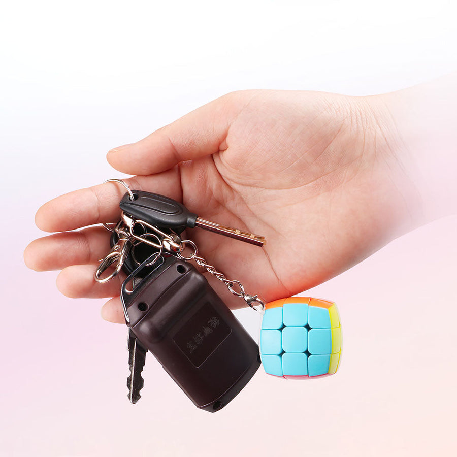 Rubik’s Cube 3x3 QiYi Mini Pillowed 3x3 Keychain Cube – vue 4