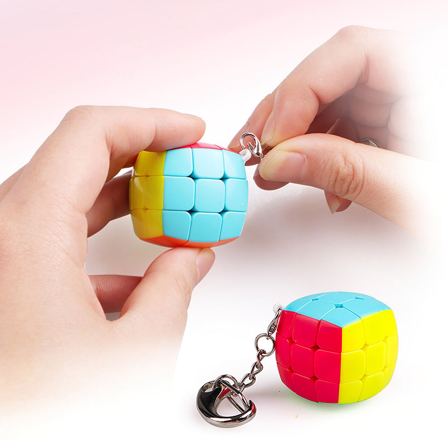 Rubik’s Cube 3x3 QiYi Mini Pillowed 3x3 Keychain Cube – vue 3