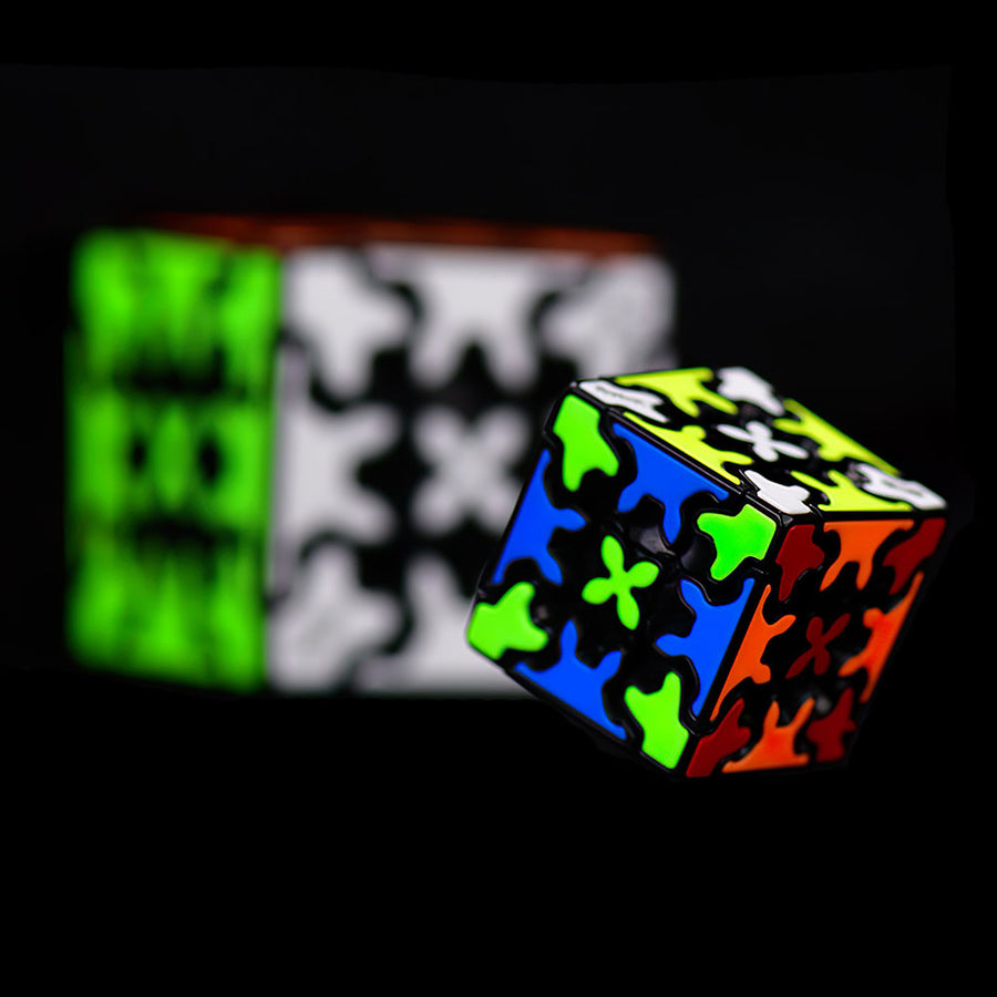 Rubik’s Cube QiYi Gear Keychain – vue 2