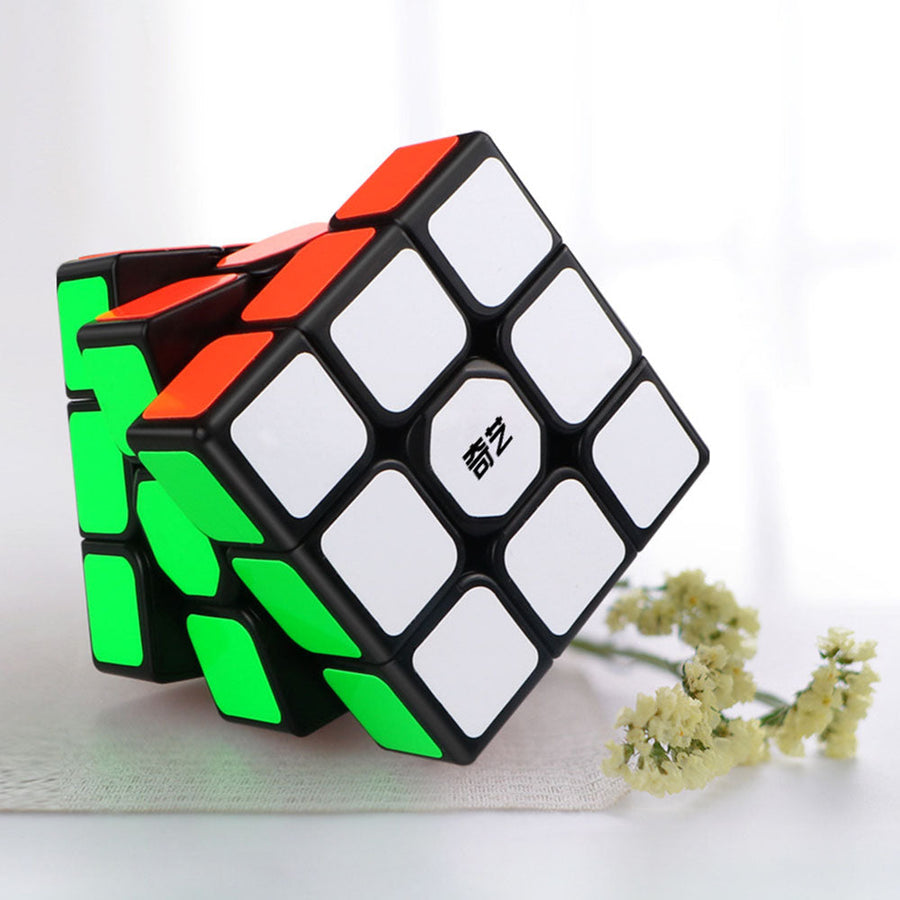 Speed Cube 3x3 QiYi Sail W Noir ou Stickerless — vue 2