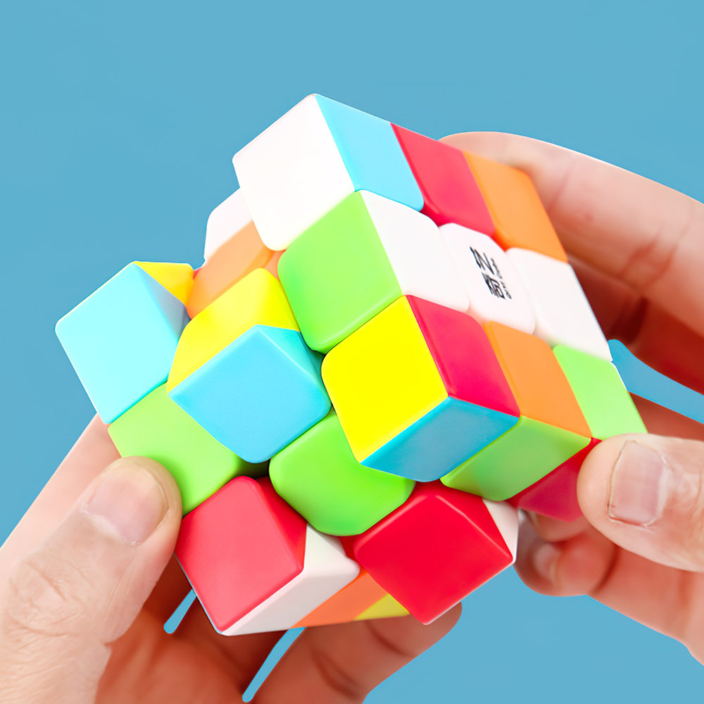 Speed Cube 3x3 QiYi Warrior S Stickerless — vue 3